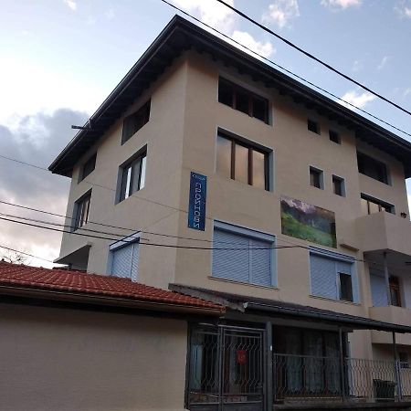 Guest House Proynovi Kalofer Eksteriør bilde