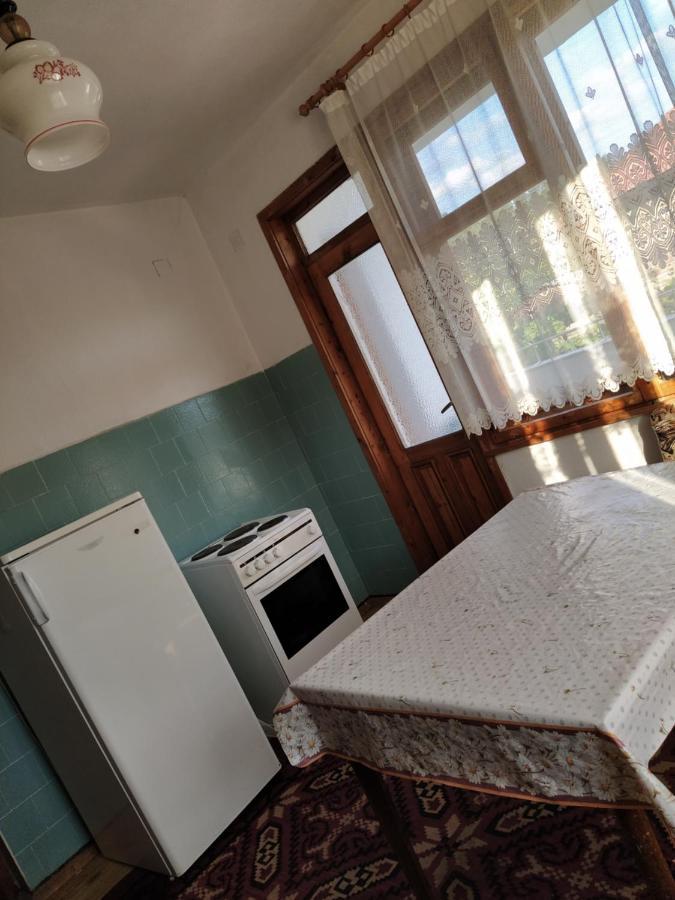 Guest House Proynovi Kalofer Eksteriør bilde