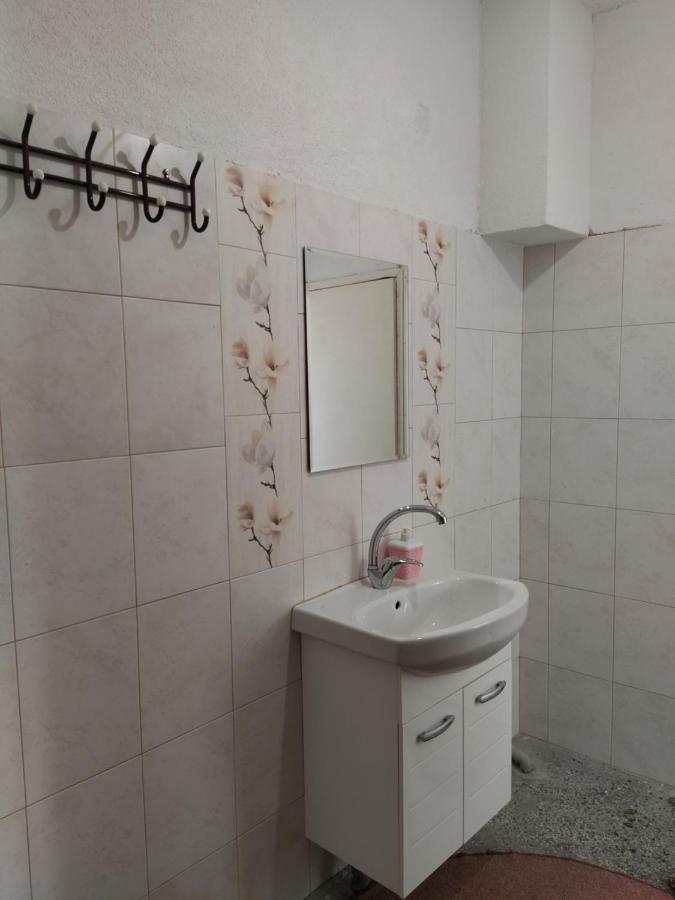 Guest House Proynovi Kalofer Eksteriør bilde