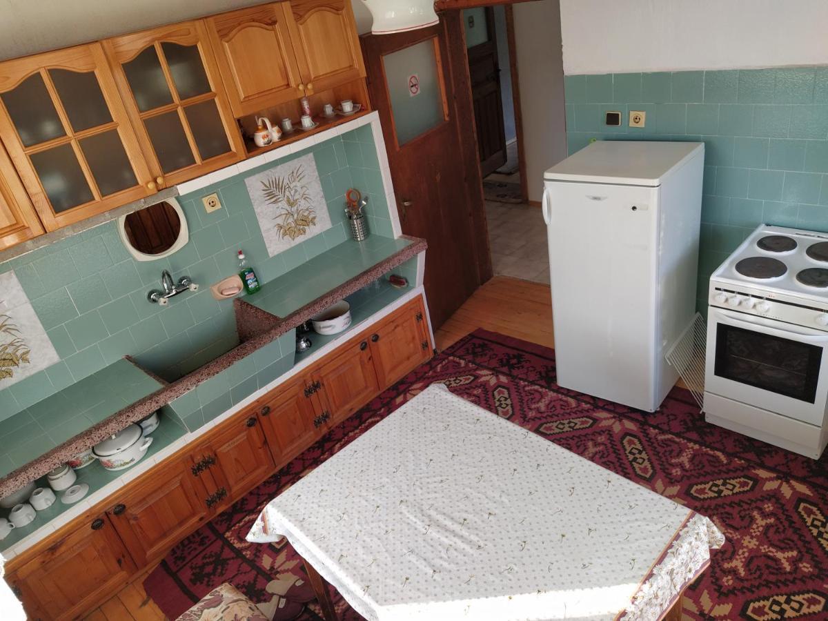 Guest House Proynovi Kalofer Eksteriør bilde
