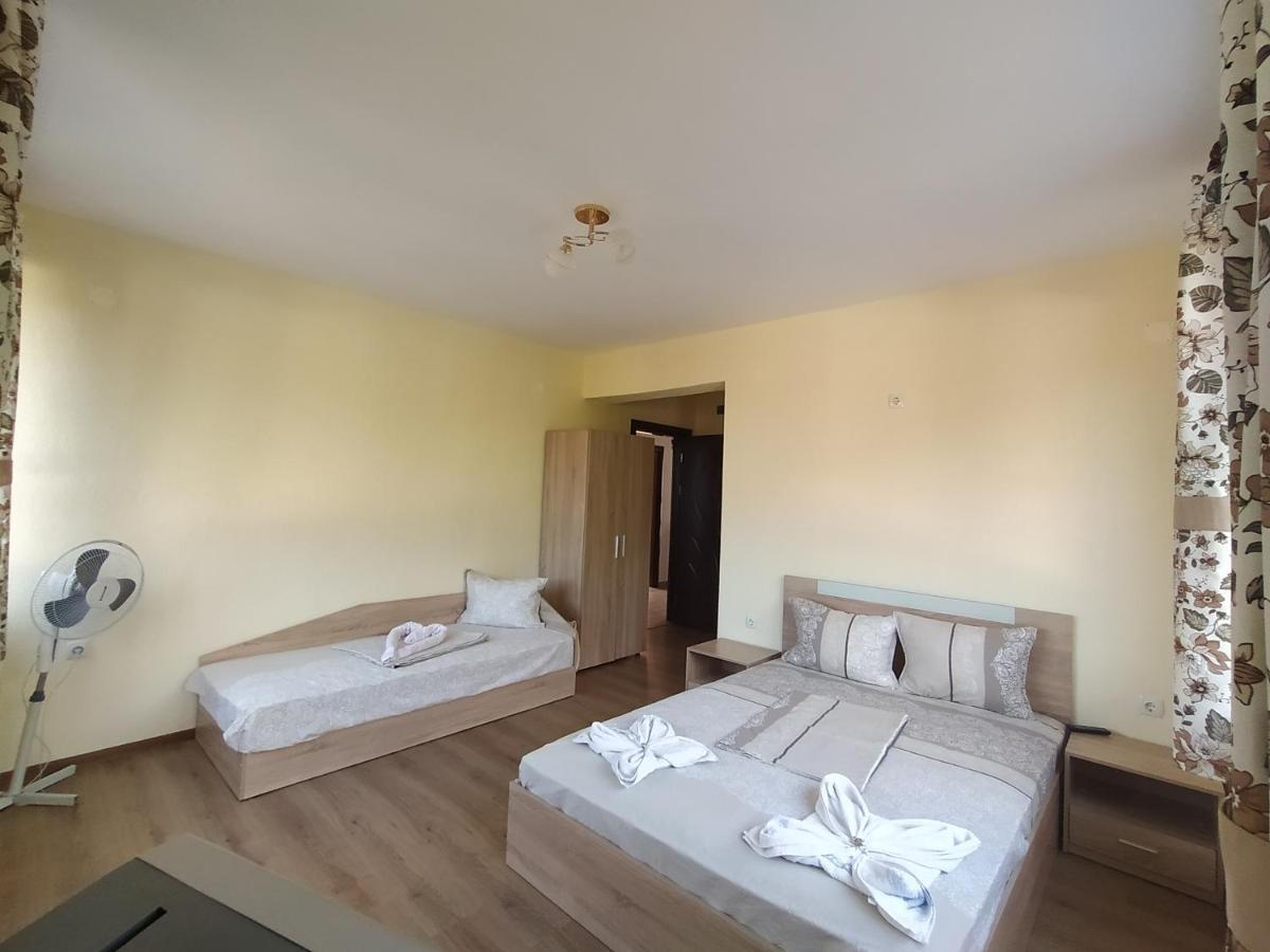 Guest House Proynovi Kalofer Eksteriør bilde