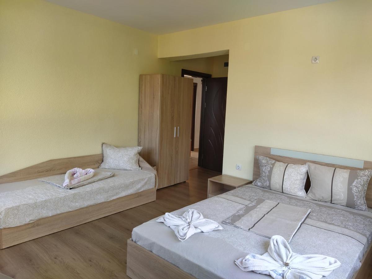 Guest House Proynovi Kalofer Eksteriør bilde