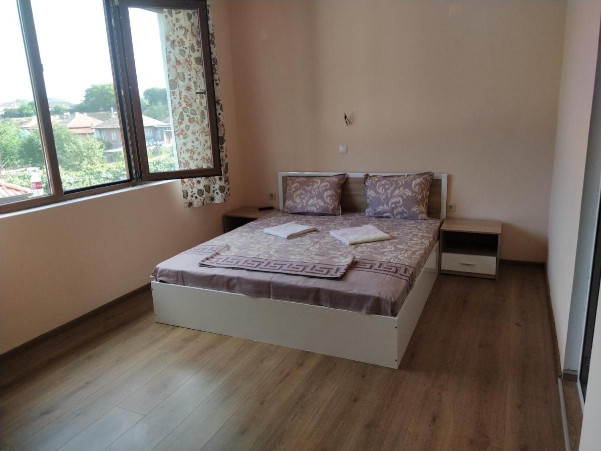 Guest House Proynovi Kalofer Eksteriør bilde
