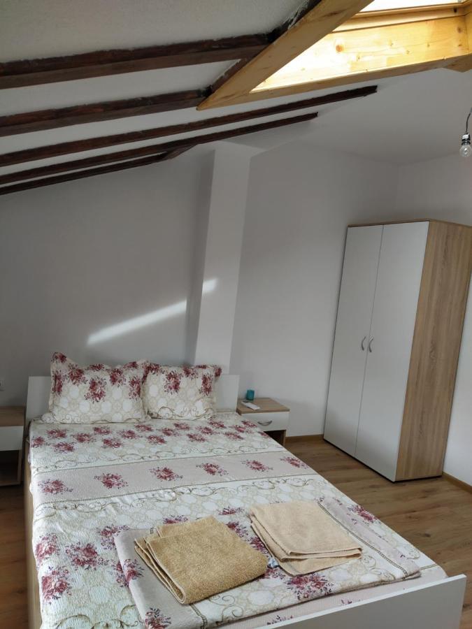 Guest House Proynovi Kalofer Eksteriør bilde