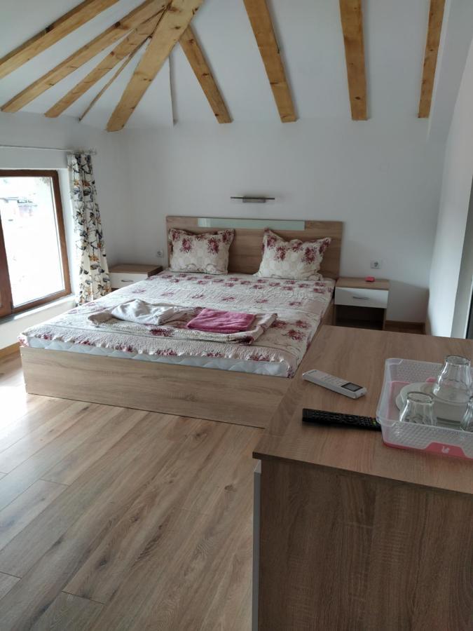 Guest House Proynovi Kalofer Eksteriør bilde