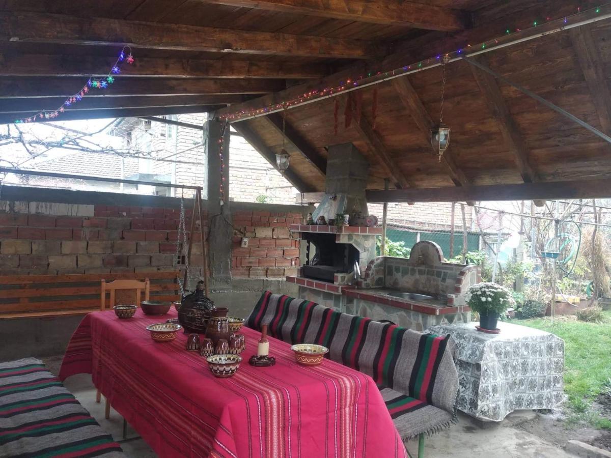 Guest House Proynovi Kalofer Eksteriør bilde